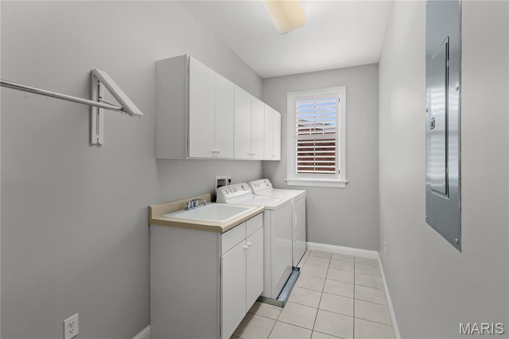 127-129 North Bemiston A Condo - Residential