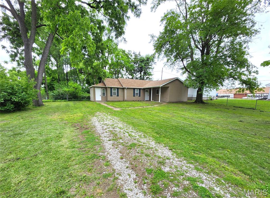 Photo 1 of 28 — 2421 OHIO Avenue, Granite City, IL 62040