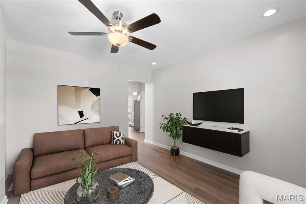 Photo of 5336 West Avenue, St Louis, MO 63116 (MLS # 26026522)