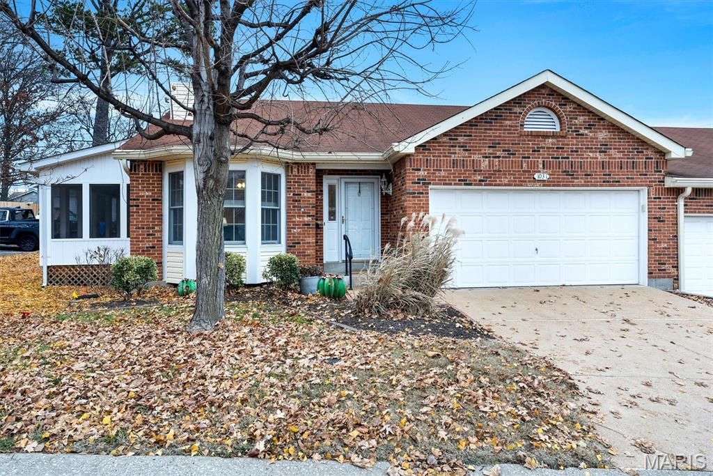 Photo of 1031 Forder Square Drive, St Louis, MO 63129 (MLS # 25076195)
