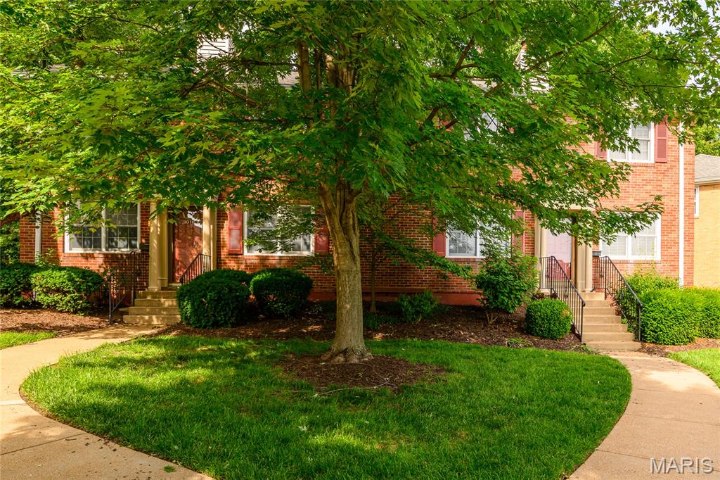 9024 W Swan Circle
