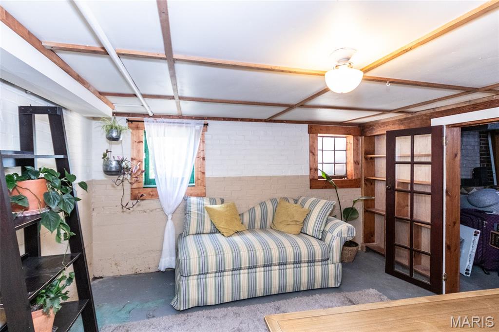 St Louis, Missouri 63109, United States, 2 Bedrooms Bedrooms, ,1 BathroomBathrooms,Residential,Pending,151920