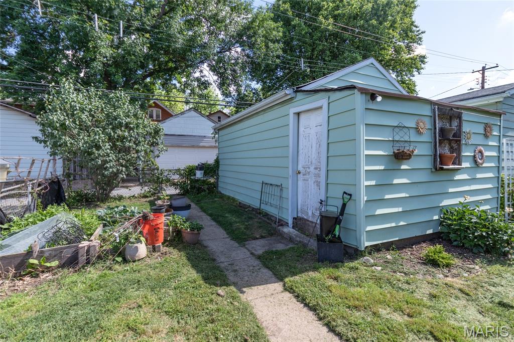 St Louis, Missouri 63109, United States, 2 Bedrooms Bedrooms, ,1 BathroomBathrooms,Residential,Pending,151920