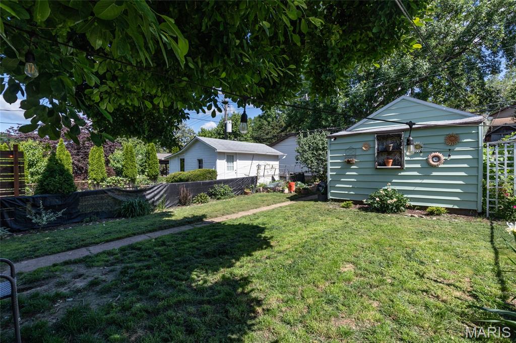 St Louis, Missouri 63109, United States, 2 Bedrooms Bedrooms, ,1 BathroomBathrooms,Residential,Pending,151920