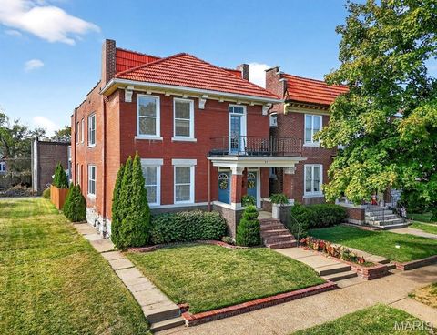 459 Laurel Street St Louis MO 63112