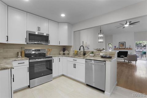 Tiny photo for 1032 King Henry Court, Creve Coeur, MO 63146 (MLS # 26013938)