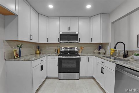 Tiny photo for 1032 King Henry Court, Creve Coeur, MO 63146 (MLS # 26013938)