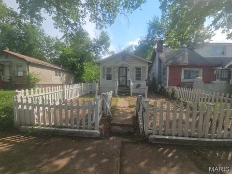 Tiny photo for 4834 Calvin Avenue, St Louis, MO 63115 (MLS # 26031242)