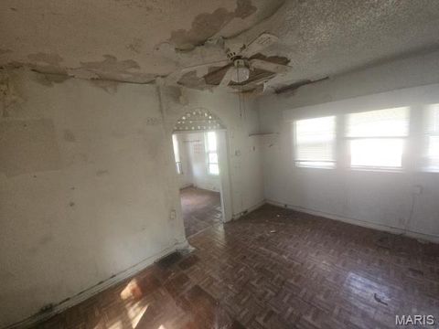 Tiny photo for 4834 Calvin Avenue, St Louis, MO 63115 (MLS # 26031242)