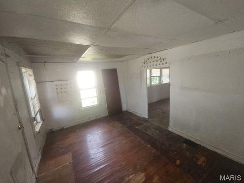 Tiny photo for 4834 Calvin Avenue, St Louis, MO 63115 (MLS # 26031242)