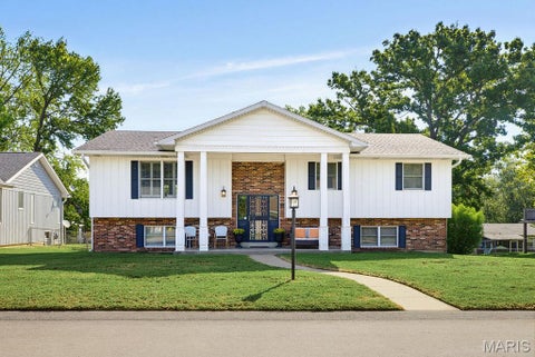 Photo of 2012 Concord Place Place, Cape Girardeau, MO 63701 (MLS # 26057915)