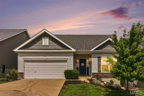 Photo of 917 Meramec Grove Drive, Ballwin, MO 63021 (MLS # 26051186)