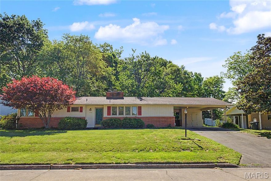 Spread out in this spacious oak hills area ranch with 4 bedrooms and 2 bathrooms. Dining area leads into the large family room with fireplace and room for large family gatherings. Hardwood under some carpet. HVAC approximately 2 years old. Terraced back yard with several shade trees for peace with privacy. Come and make it your own with some updates.