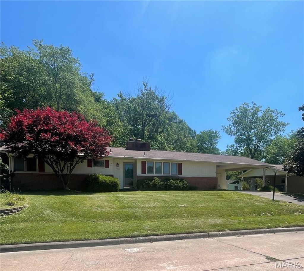 Photo of 1715 Westridge Drive, Cape Girardeau, MO 63701 (MLS # 26028776)