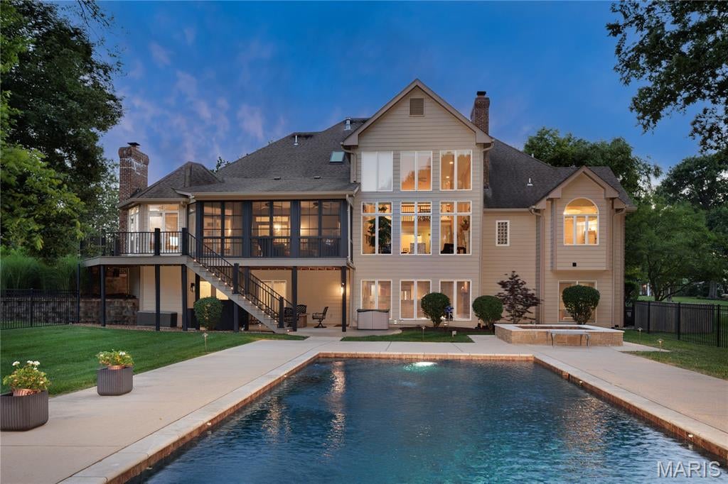 2900 Trafalgar Drive