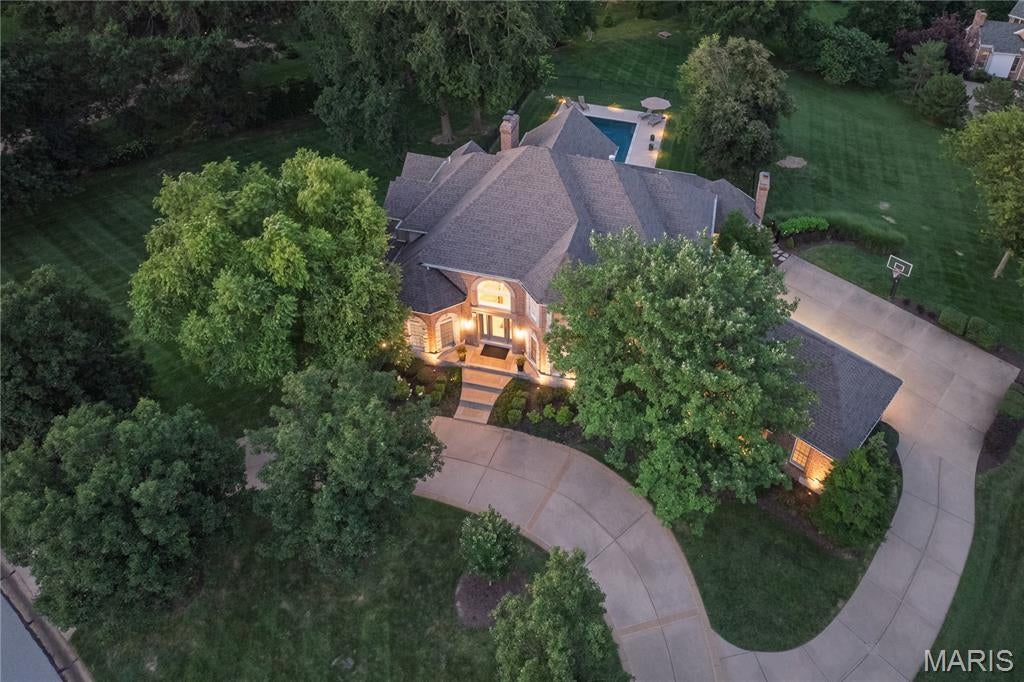 2900 Trafalgar Drive