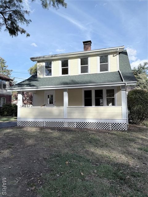 Photo of 26 N Maple Avenue, Ferguson, MO 63135 (MLS # 25073799)