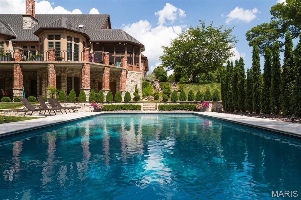 Windwood Lake Estate - Residential