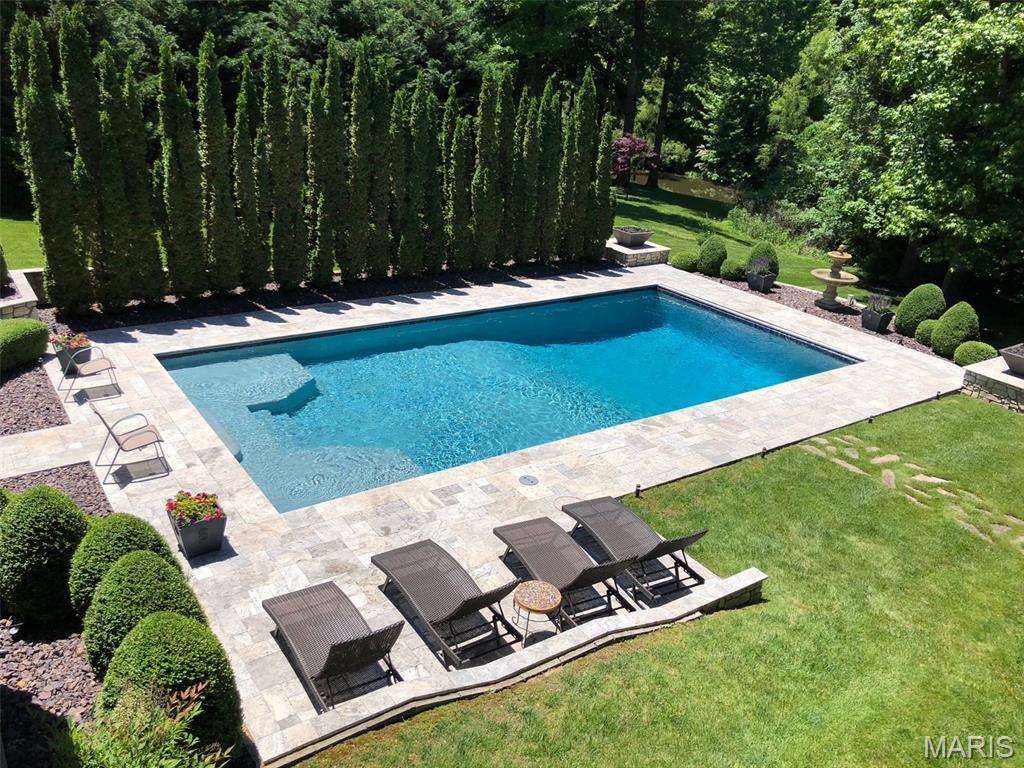 Windwood Lake Estate - Residential