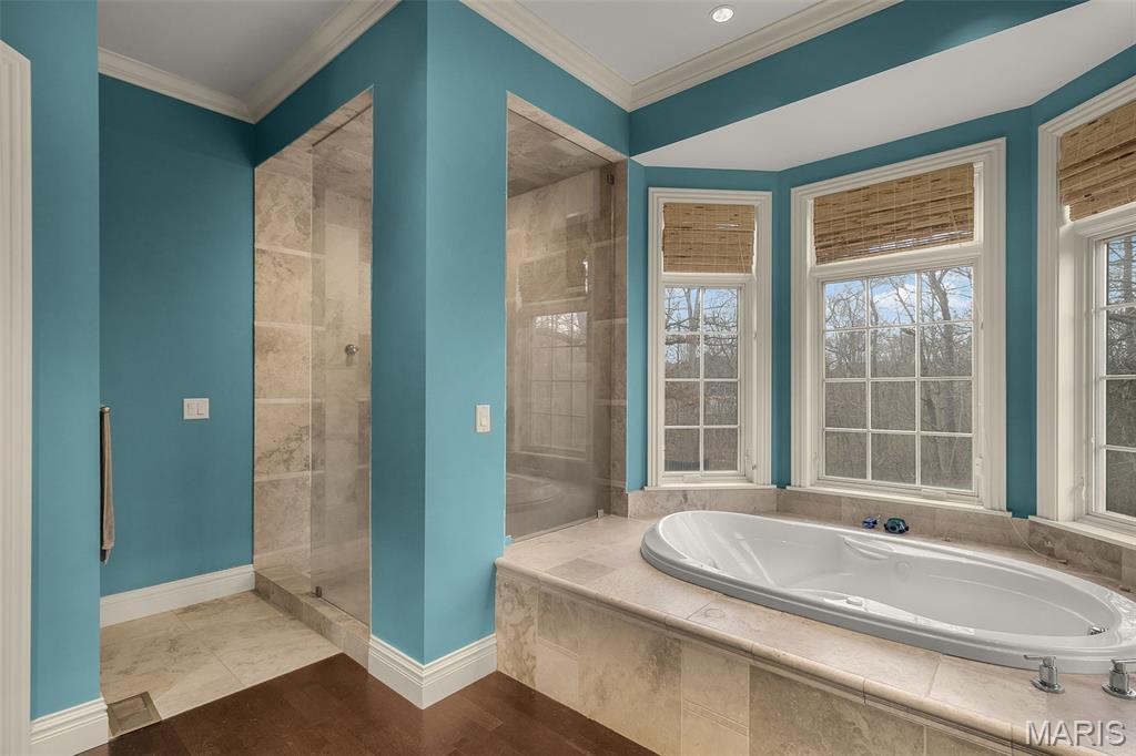 Windwood Lake Estate - Residential