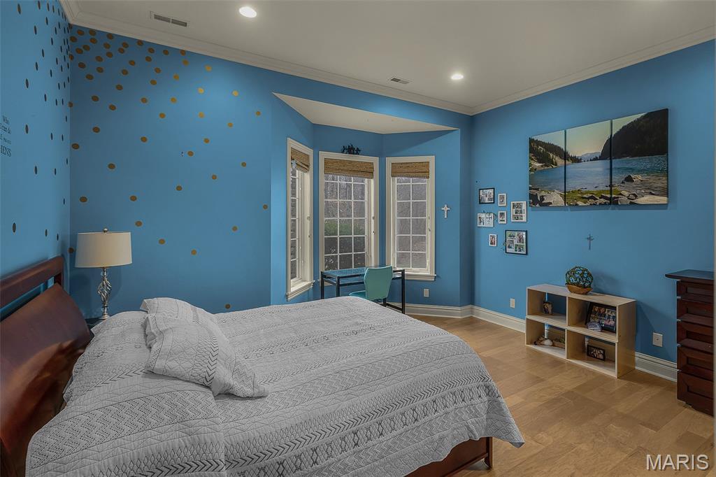 Windwood Lake Estate - Residential