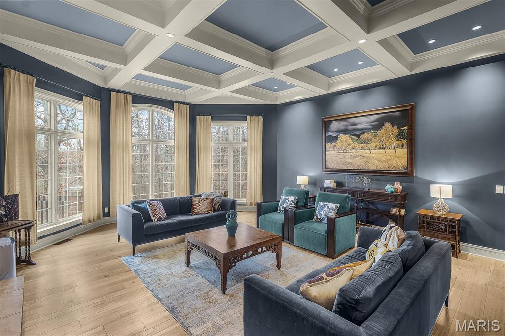 Windwood Lake Estate - Residential