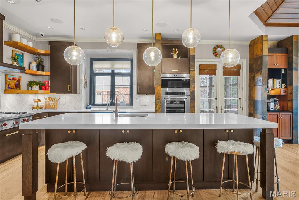 Windwood Lake Estate - Residential