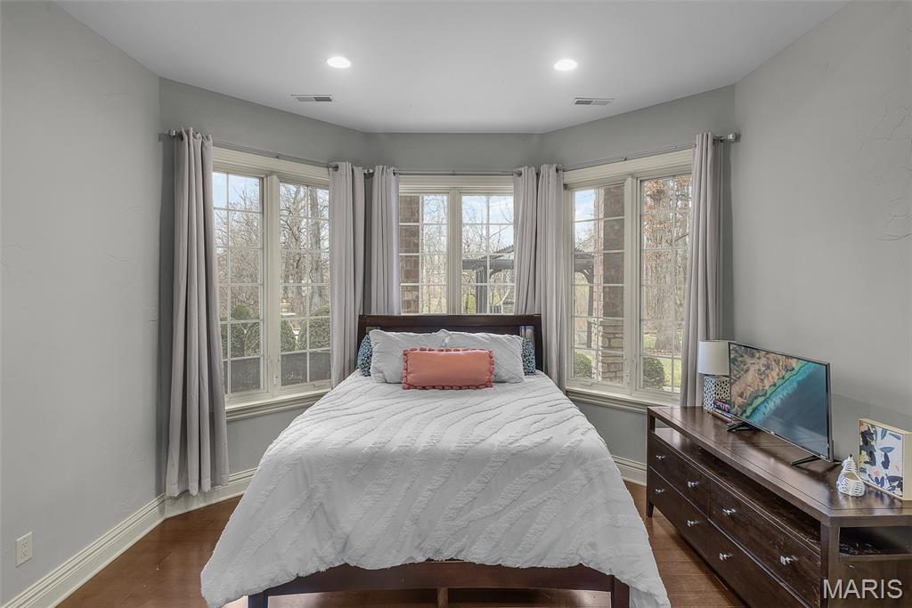 Windwood Lake Estate - Residential