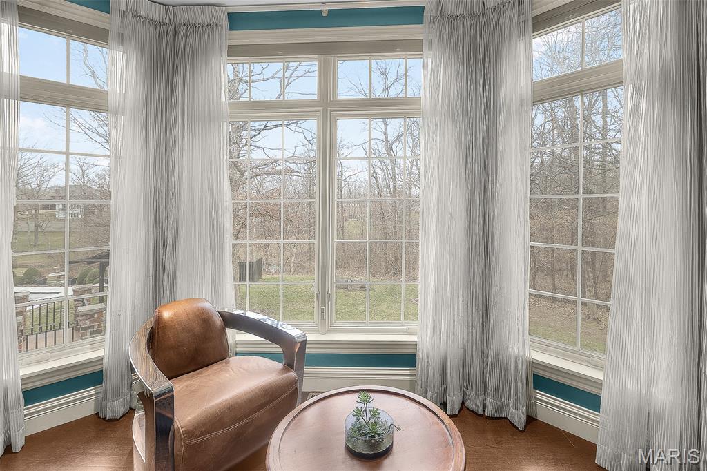 Windwood Lake Estate - Residential