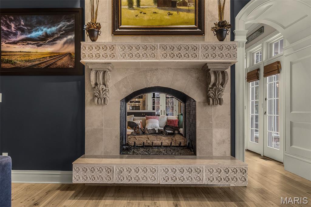 Windwood Lake Estate - Residential