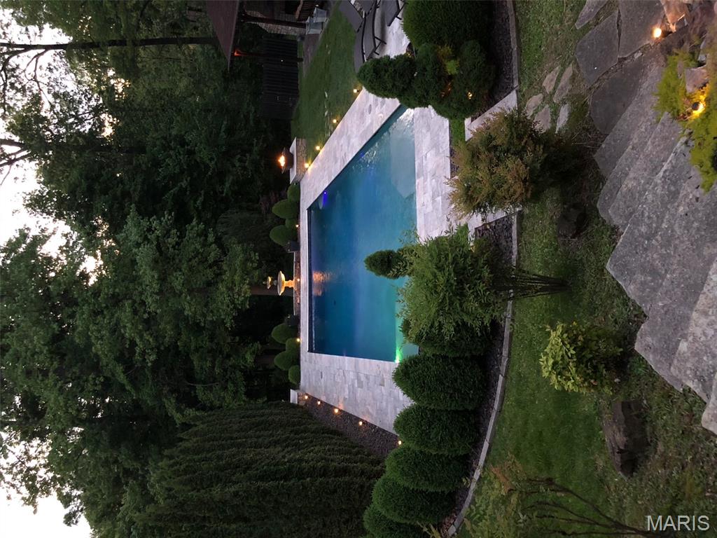 Windwood Lake Estate - Residential