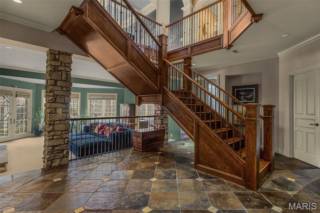 Windwood Lake Estate - Residential