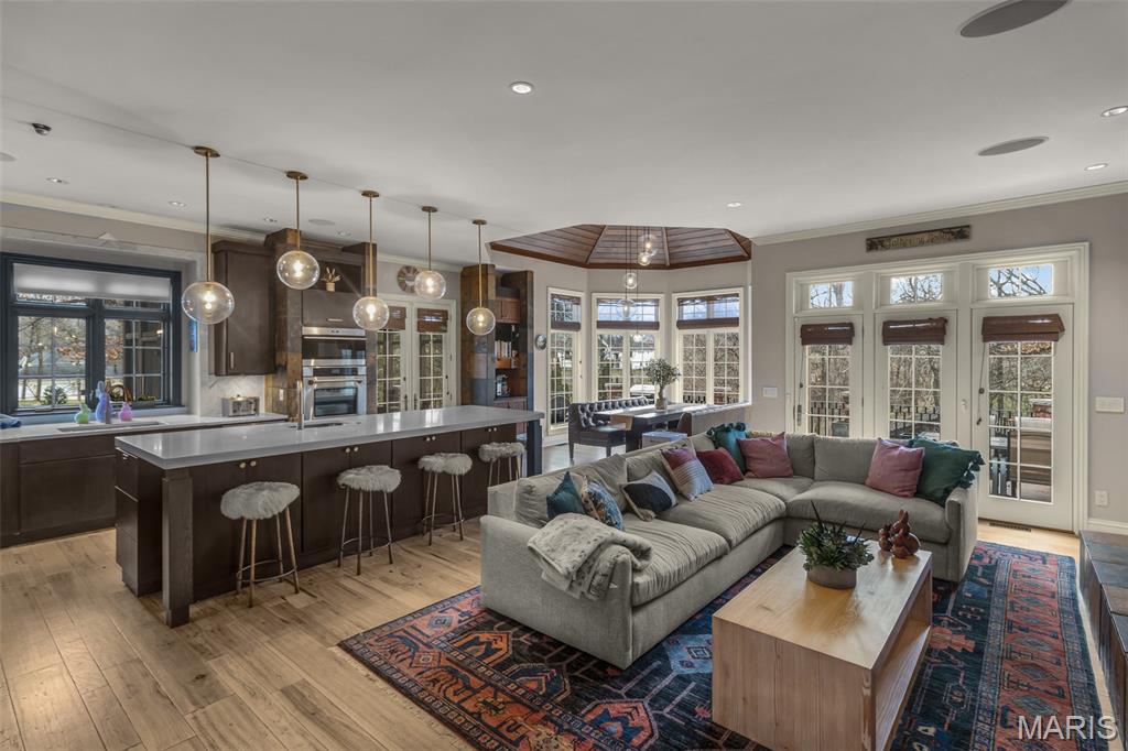 Windwood Lake Estate - Residential