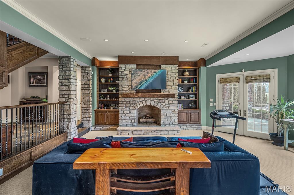 Windwood Lake Estate - Residential