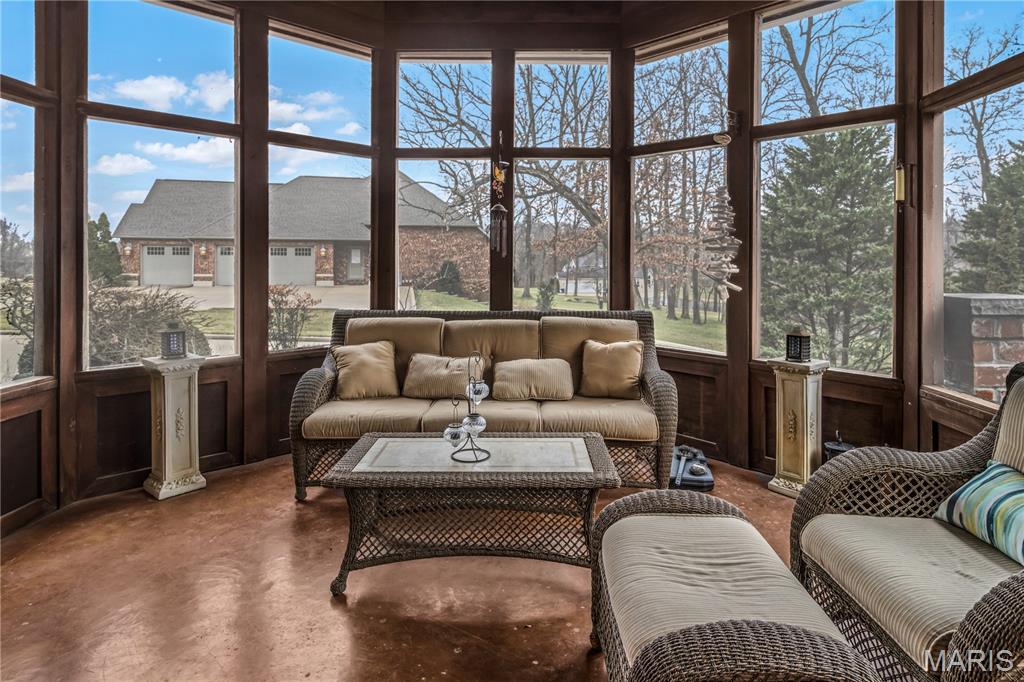 Windwood Lake Estate - Residential