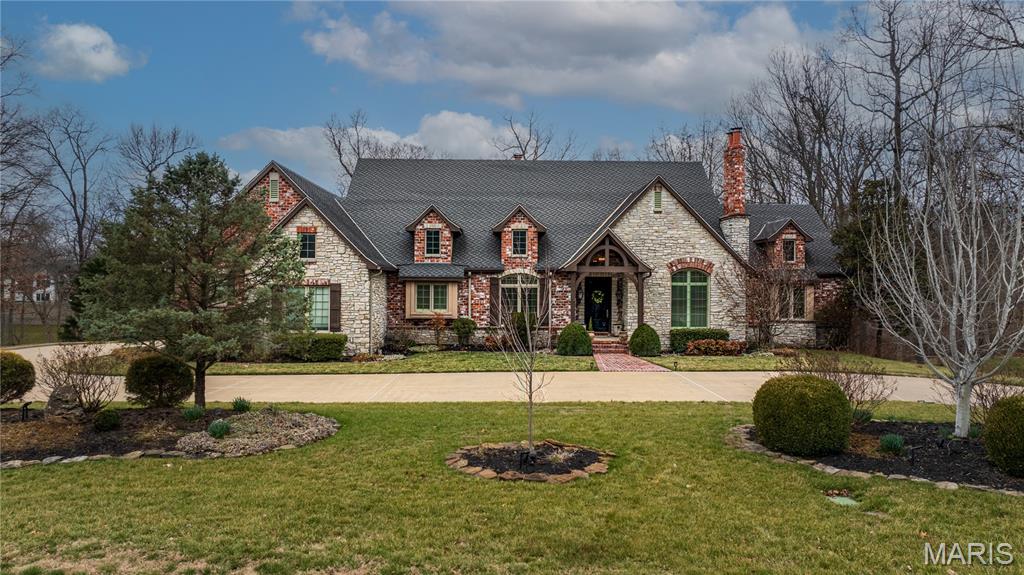 Windwood Lake Estate - Residential