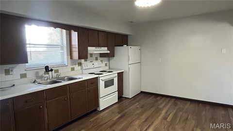 Tiny photo for 510 N 2nd Street, Elsberry, MO 63343 (MLS # 25067624)