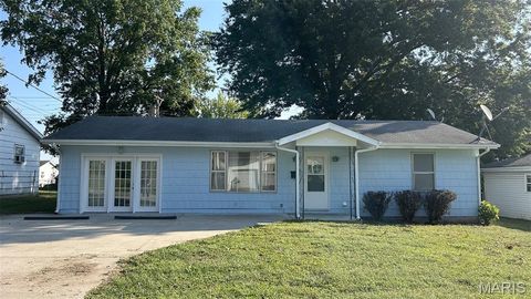 Photo of 510 N 2nd Street, Elsberry, MO 63343 (MLS # 25067624)