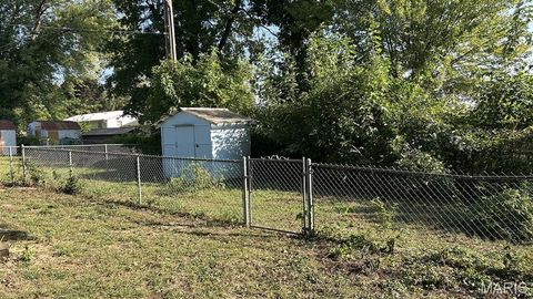 Tiny photo for 510 N 2nd Street, Elsberry, MO 63343 (MLS # 25067624)