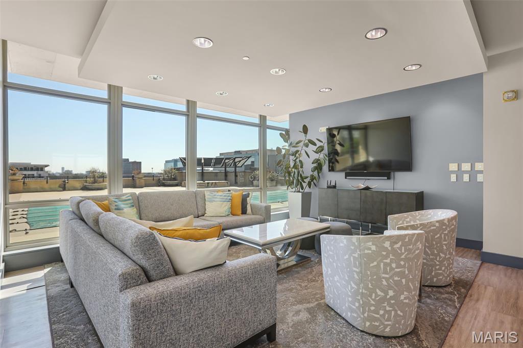 Park East Tower - Residential