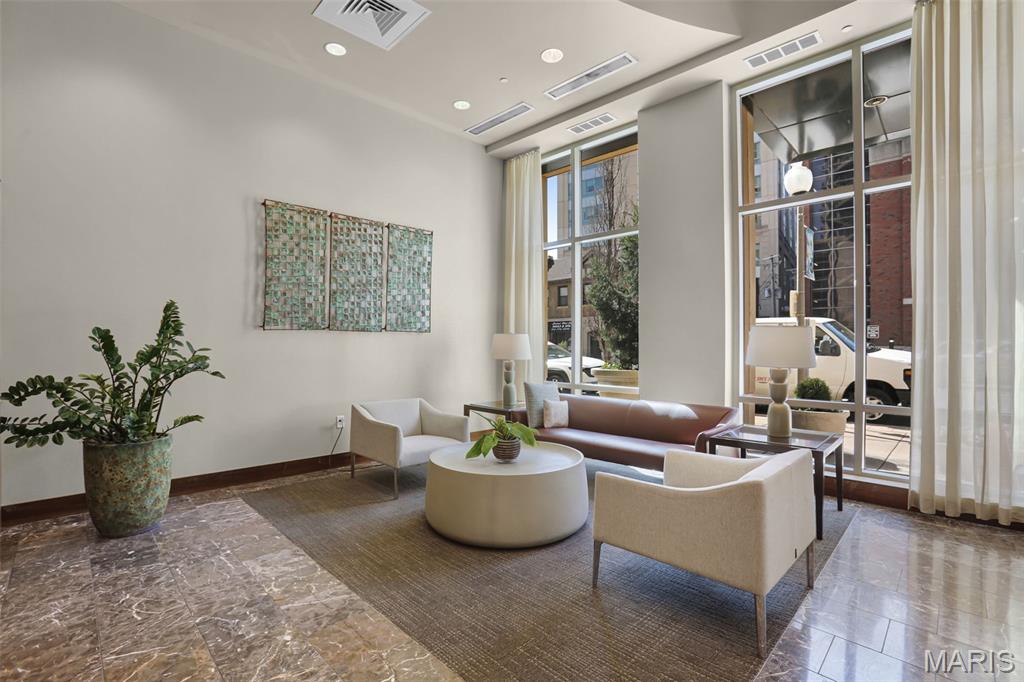 Park East Tower - Residential