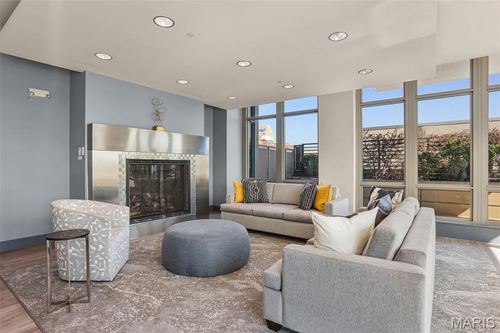 Park East Tower - Residential