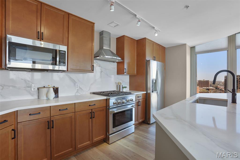 Park East Tower - Residential