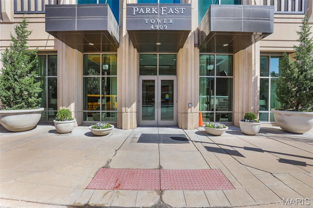 Photo of 4909 Laclede Avenue #1104, St Louis, MO 63108 (MLS # 26015438)