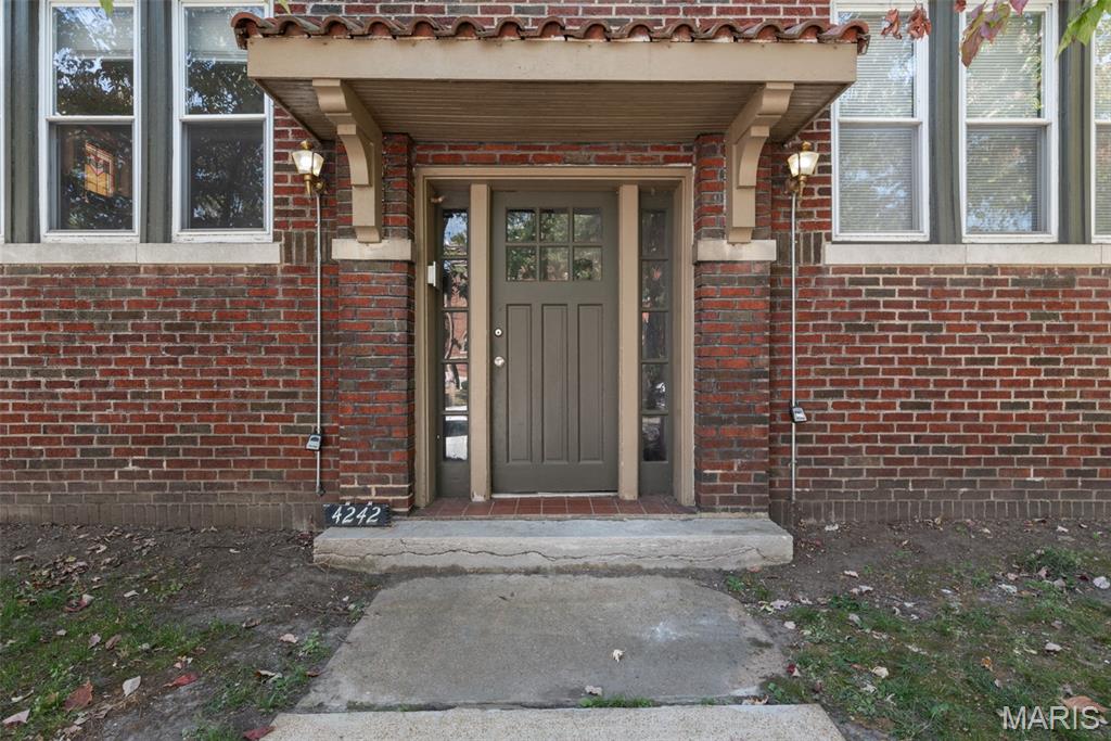 4242 Botanical Avenue