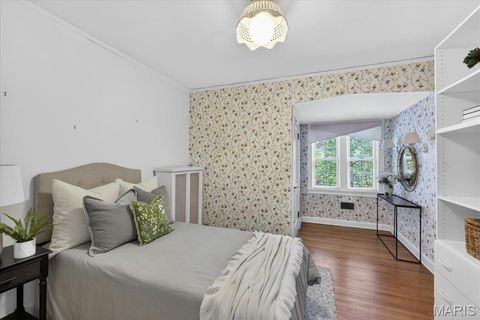 Tiny photo for 405 W Swon Avenue, Webster Groves, MO 63119 (MLS # 26026203)