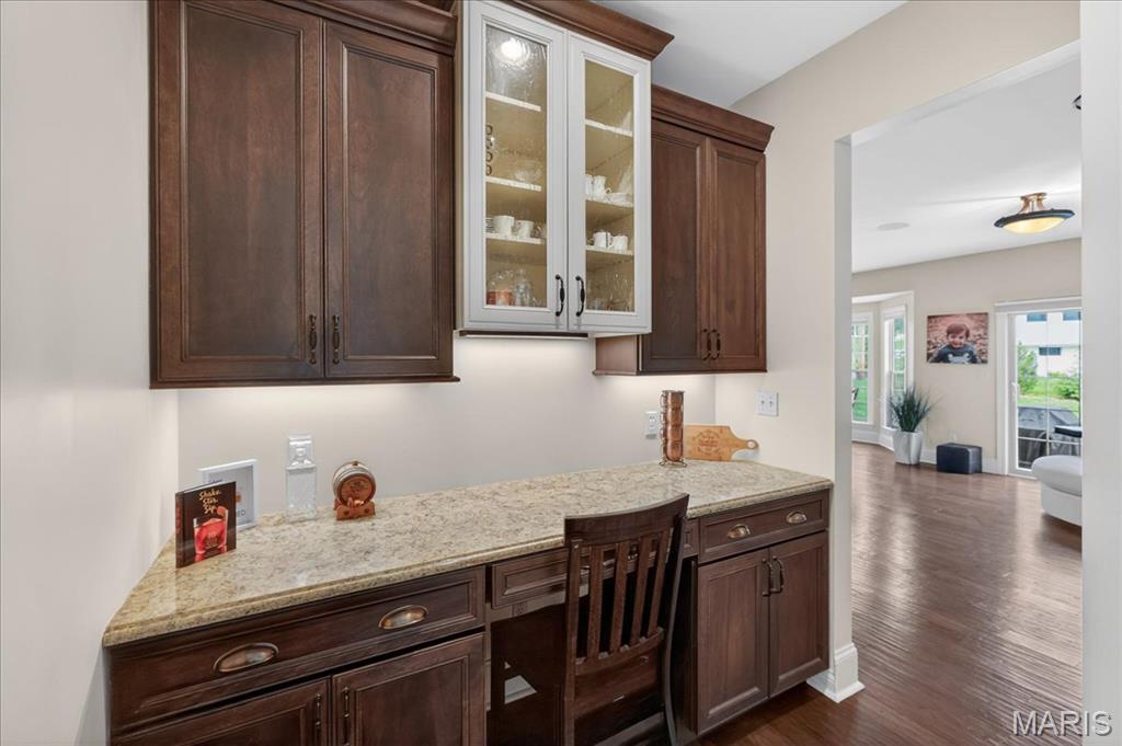 Ladue Court Villas - Residential