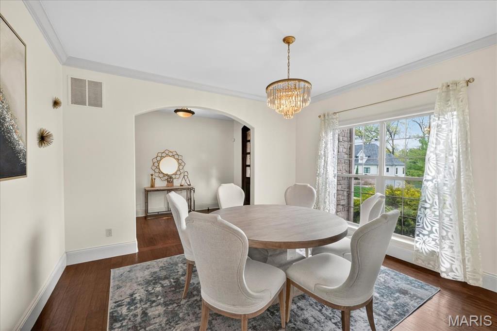 Ladue Court Villas - Residential