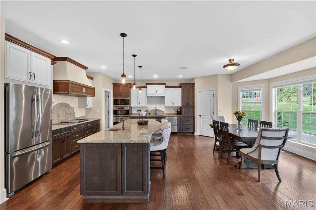 Ladue Court Villas - Residential