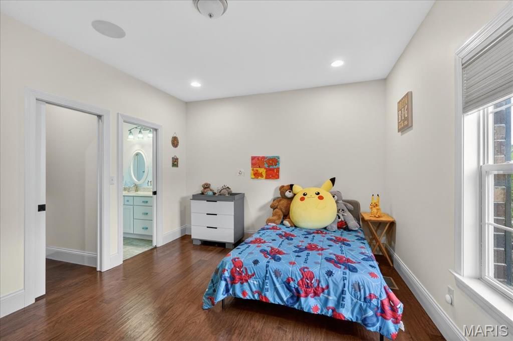 Ladue Court Villas - Residential